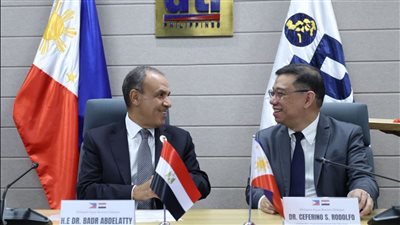 وزير الخارجية يشارك في مائدة مستديرة مع كبار رجال الأعمال الفلبينيين وممثلي غرفة التجارة والصناعة الفلبينية