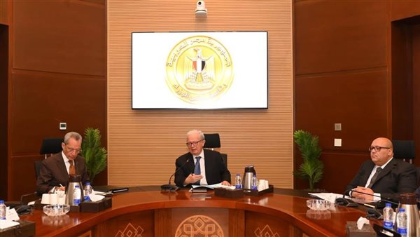 الدكتور حسين عيسى