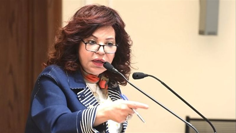 النائبة آمال عبد